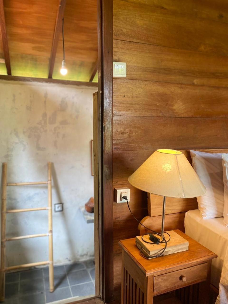 Uma D'Nyuh Homestay Singaraja Εξωτερικό φωτογραφία