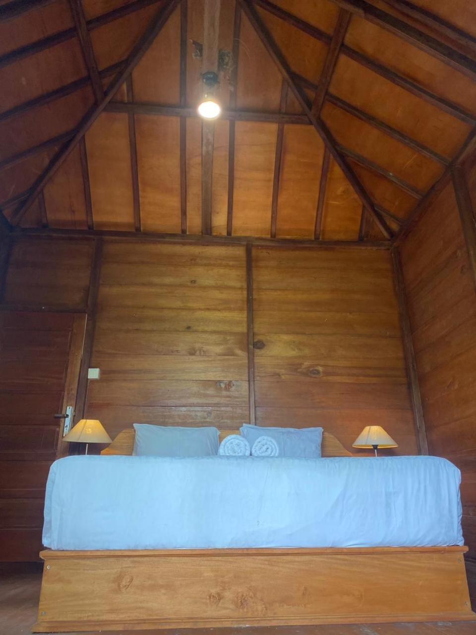 Uma D'Nyuh Homestay Singaraja Εξωτερικό φωτογραφία