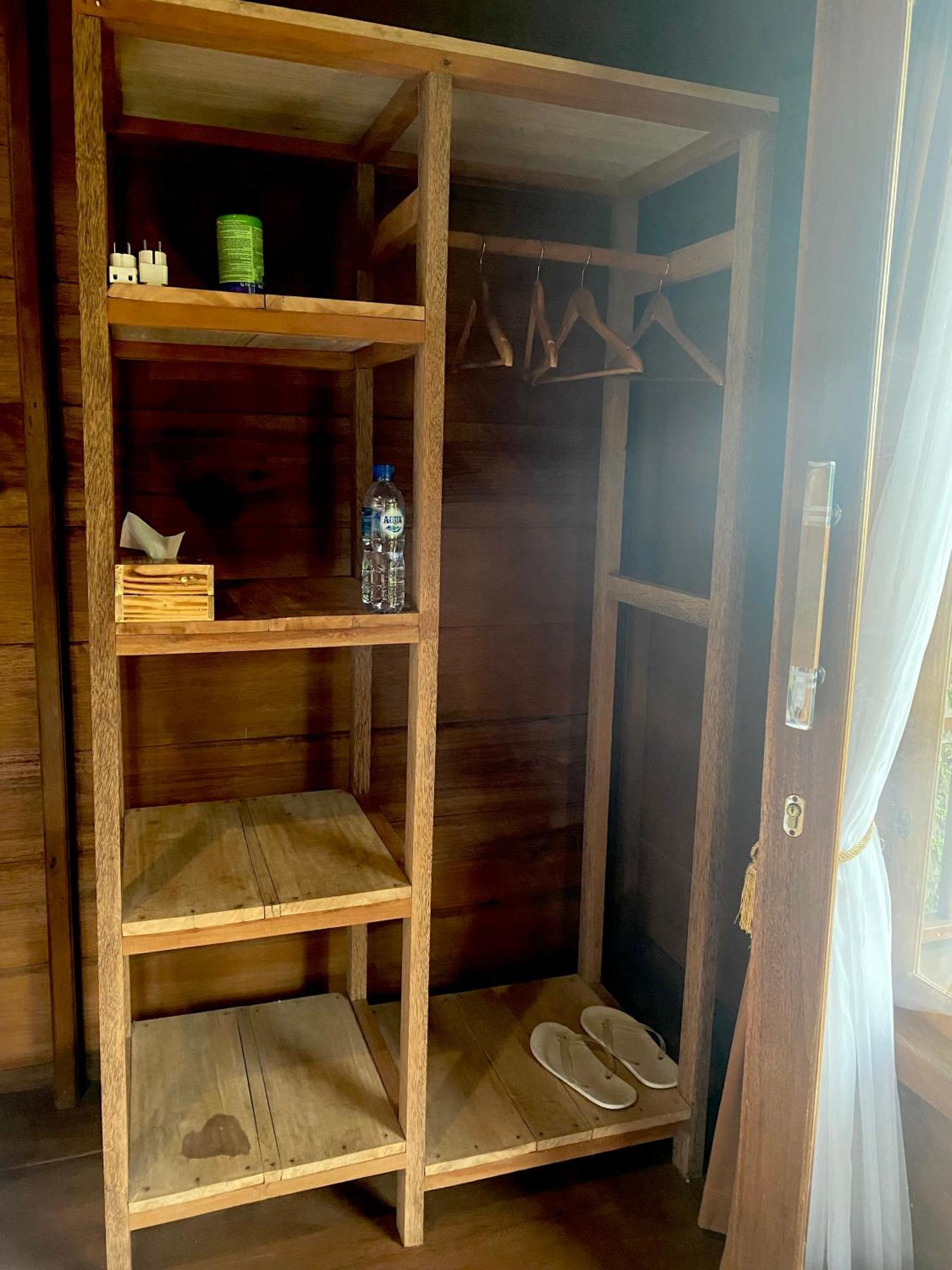 Uma D'Nyuh Homestay Singaraja Εξωτερικό φωτογραφία