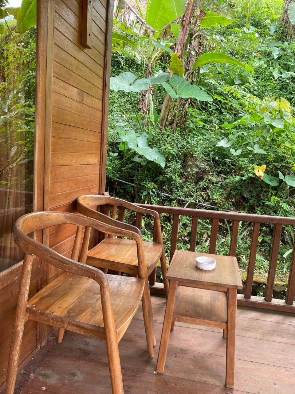 Uma D'Nyuh Homestay Singaraja Εξωτερικό φωτογραφία