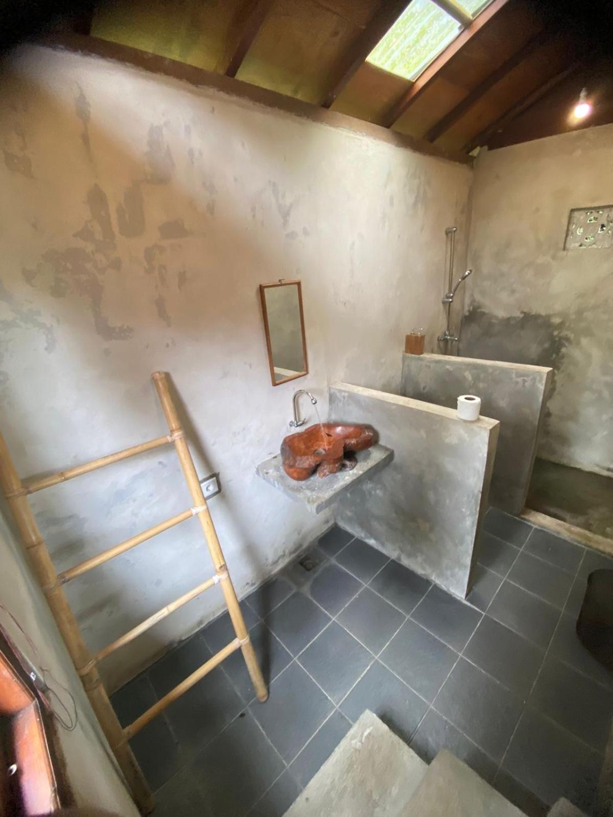 Uma D'Nyuh Homestay Singaraja Εξωτερικό φωτογραφία