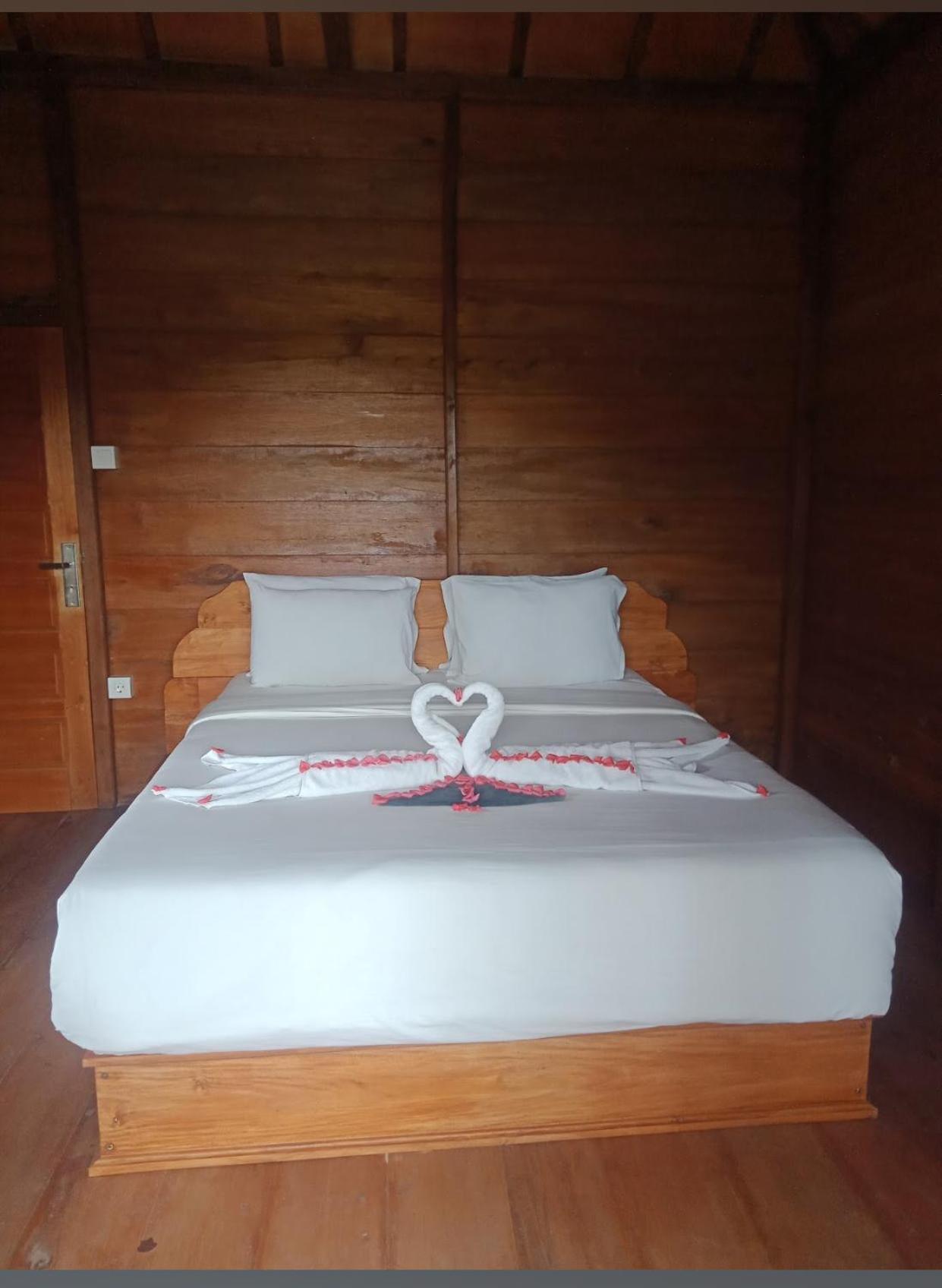 Uma D'Nyuh Homestay Singaraja Εξωτερικό φωτογραφία
