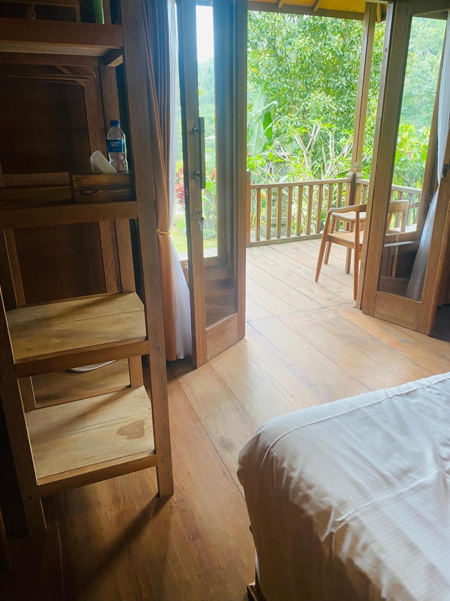 Uma D'Nyuh Homestay Singaraja Εξωτερικό φωτογραφία