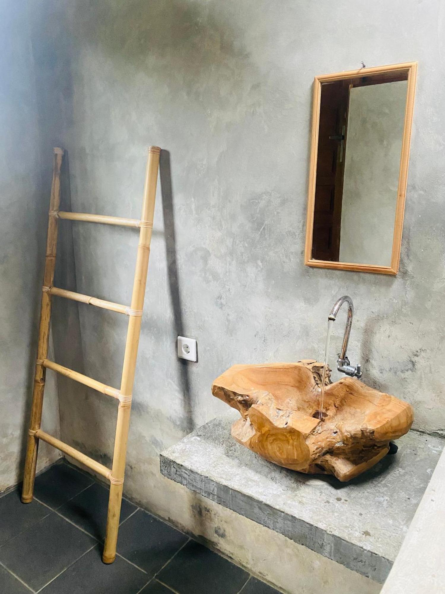Uma D'Nyuh Homestay Singaraja Εξωτερικό φωτογραφία