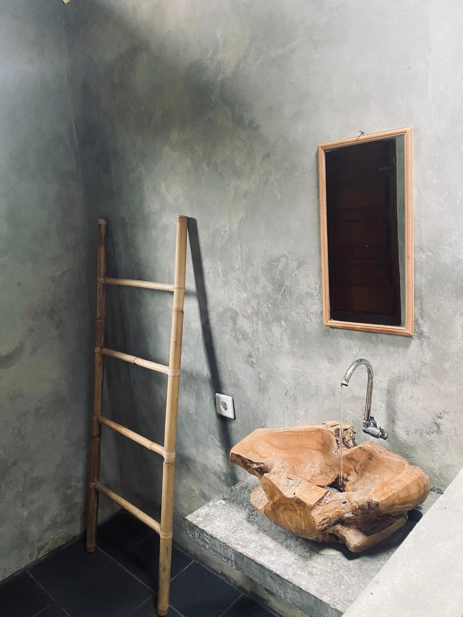 Uma D'Nyuh Homestay Singaraja Εξωτερικό φωτογραφία